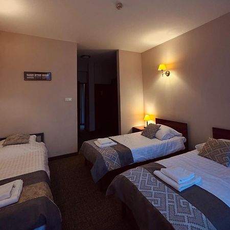 Hotel Kameralny キェルツェ エクステリア 写真