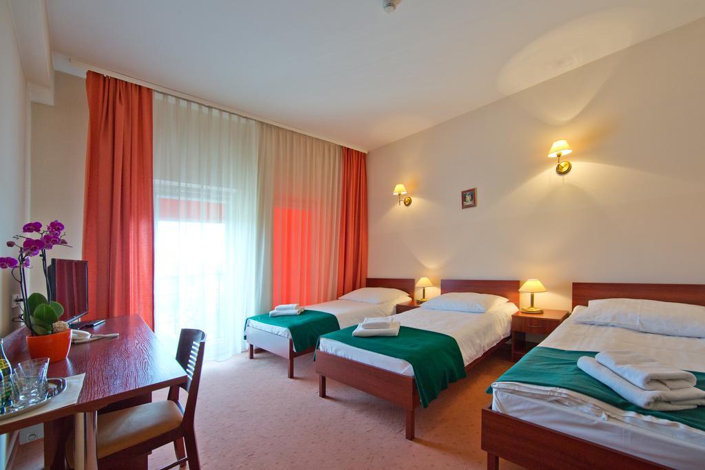 Hotel Kameralny キェルツェ 部屋 写真